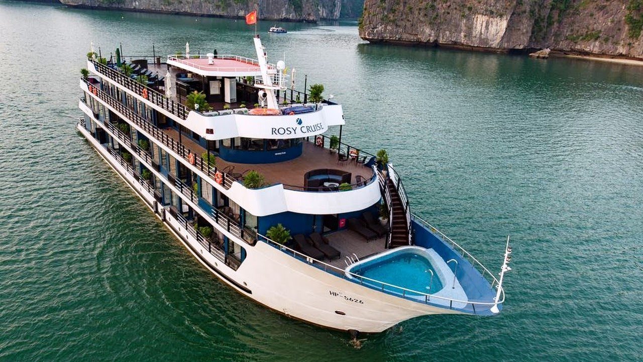 cruise in vietnam