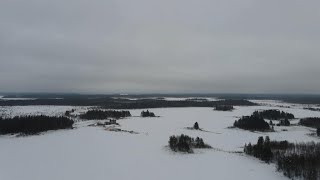 Просветили подводной камерой два озера, а там.......болт.