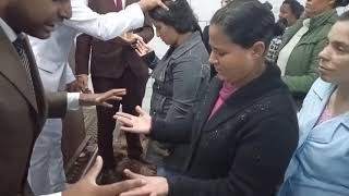 Demônio Devorador Manifesta Na Mão Tranca Finança