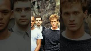 V De Renato Russo Isolada Na Cano H Tempos shorts