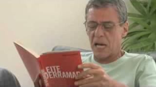 Chico Buarque lê 1° capítulo de Leite Derramado