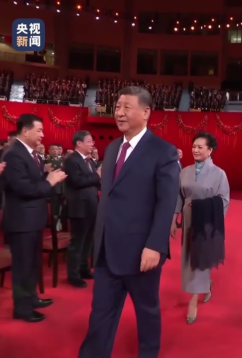 19日晚，习近平观看庆祝澳门回归祖国25周年文艺晚会。