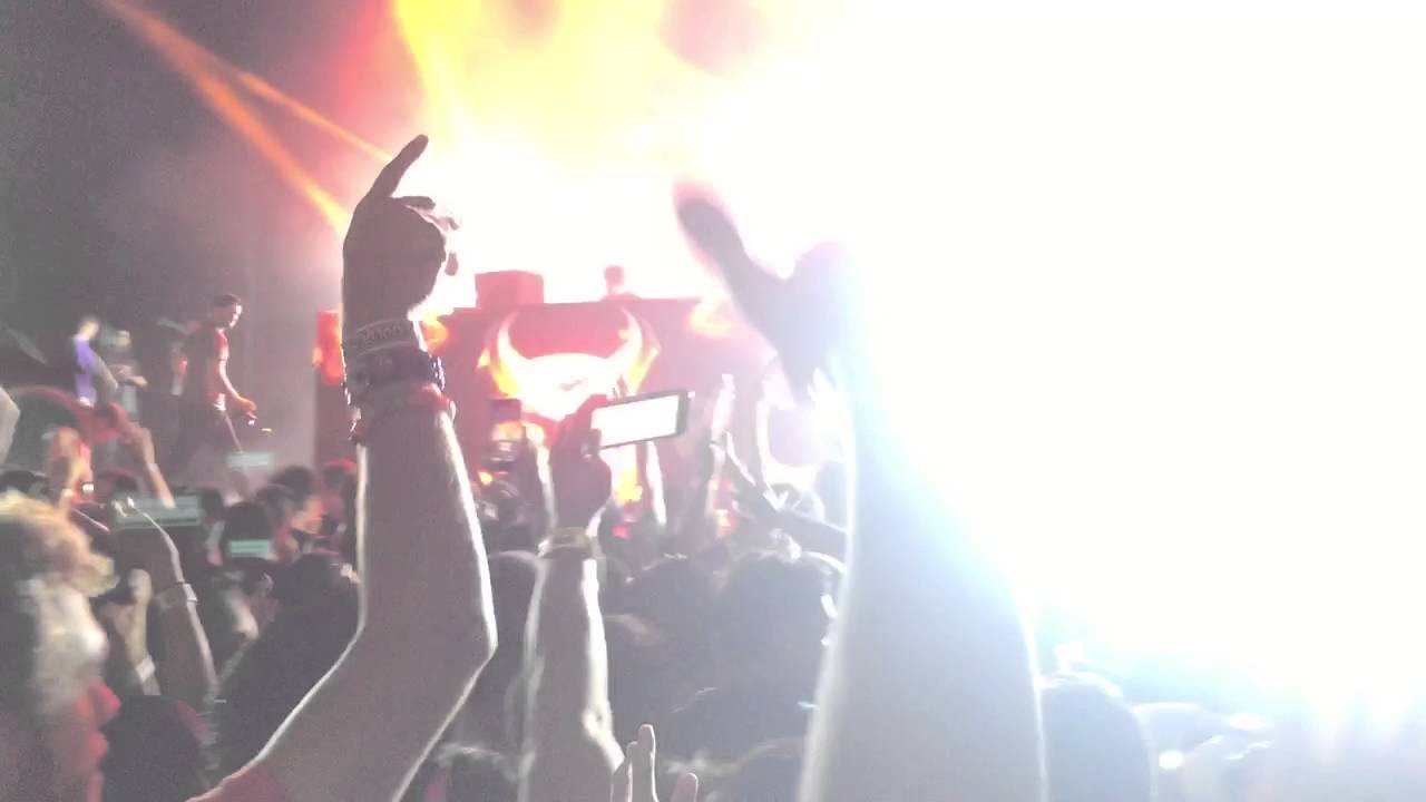 Cash Cash- Devil live