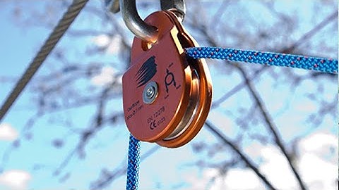 Process of concrete column casting using pulley-lever
