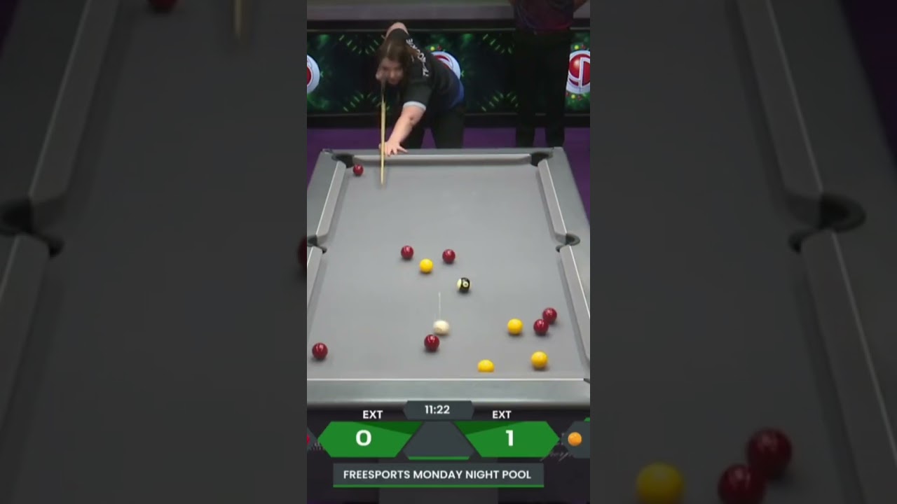 This poolshot is one in a million! #billiards #blooper #lucky
