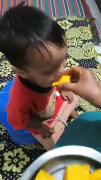 He likes mango🤣😘 #live #trending #viral #shorts