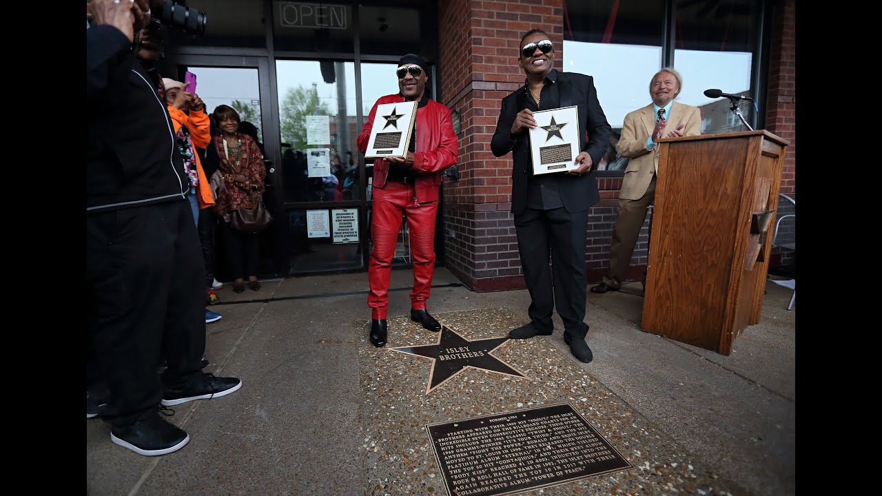 Watch the Isley Brothers get inducted into St. Louis Walk of Fame - YouTube