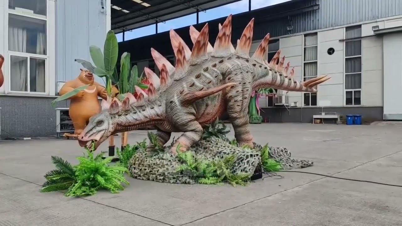 Stegosaurus animatronic dinosaur