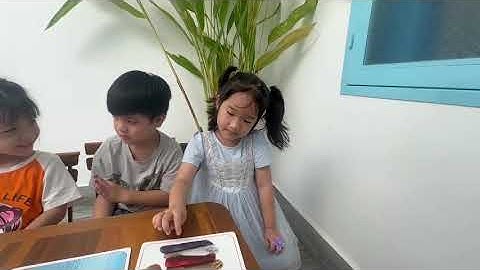 Tiếng Anh Giao Tiếp Trẻ Em Phan Thiết: Shin, Elsa and Sydney practice talking about Bathroom Objects