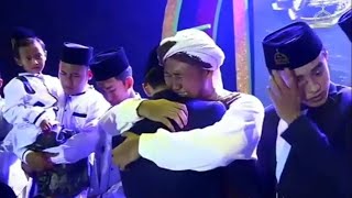 Azmi Menangis di Pelukan Buyah Hafid Hakiem Noer