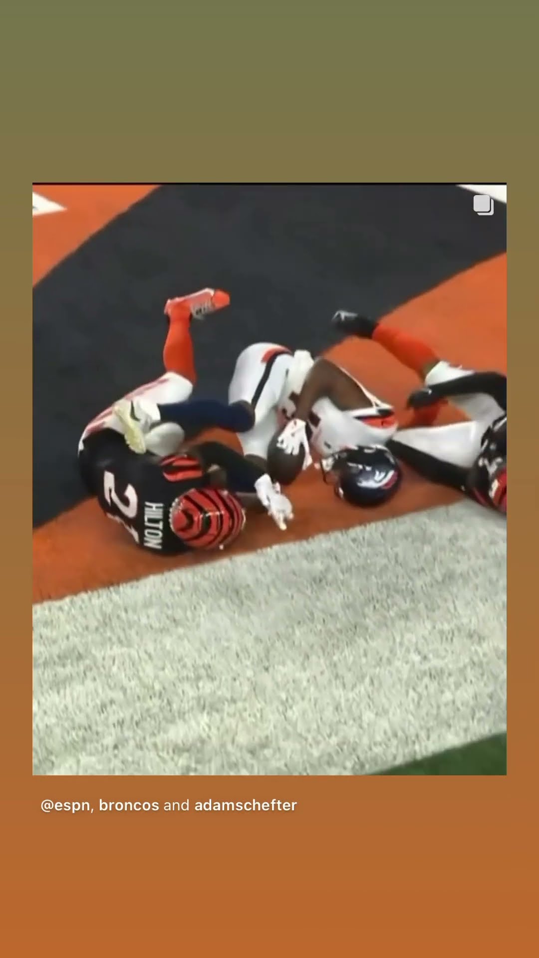 On two defenders #hoodnews #marvinmimsjr #broncos #bengals #catch #touchdown #clutch #omg #how #wow