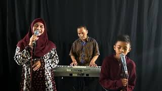 MENANTI DIBAWAH POHON KAMBOJA - NIEN LESMANA - BAGOES FAMILY COVER