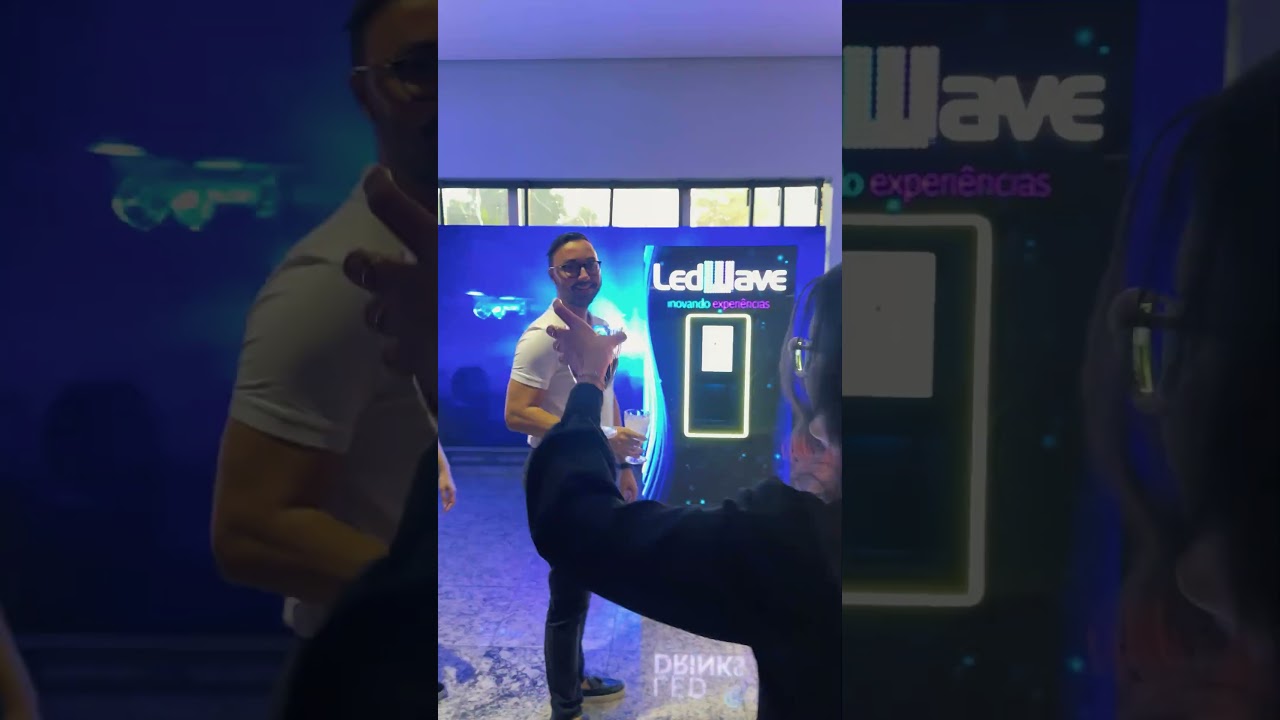 Totem com Bebidas Autônomo para Eventos - Lançamento LedWave