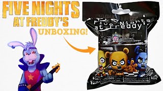 Five Nights at Freddy's Backpack Hangers Blind Bag Unboxing!