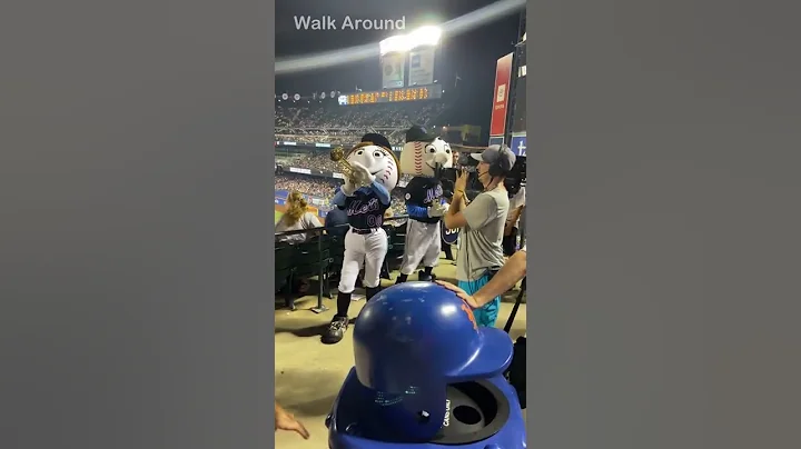#Shorts Mr. and Mrs. Met's Trumpet Ceremony for Ed...