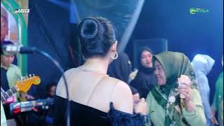 CINTA MERAH JAMBU ~ DELLA AGUSTIN ~ NEW ARSYILA ~ TAMBAK REJO KREMBUNG SDA / SADEGA / BUSRO JAYA