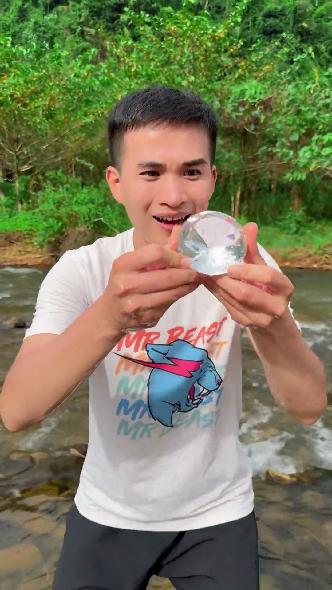 Su Hao comedy: treasure hunt under the stream ?