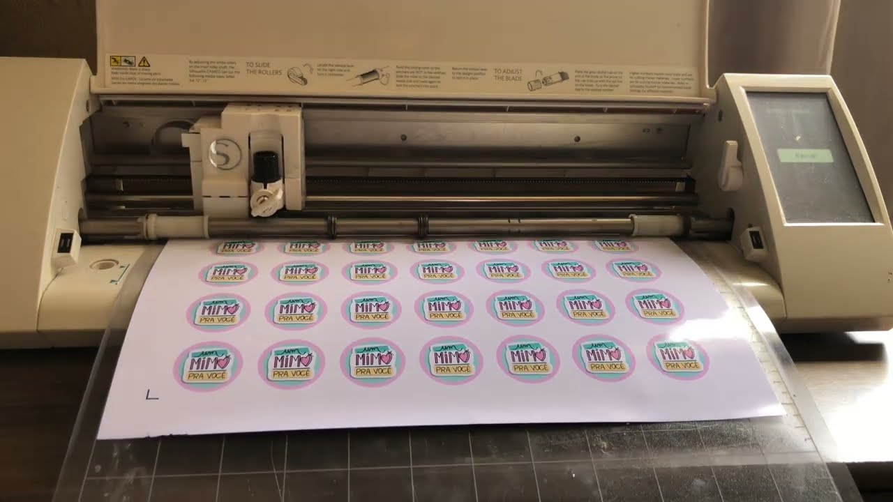 MEIO CORTE NO PAPEL ADESIVO NA SILHOUETTE