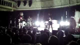 St. Vincent - 'Northern Lights' (Live at Paradiso, Amsterdam, February 15th 2014) HQ