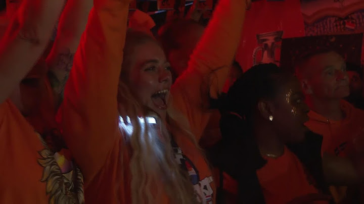 Nederlandse fans vieren overwinning op Turkije op EK
