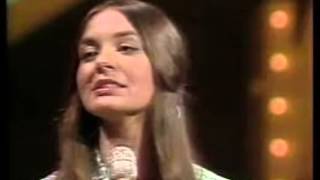 Video thumbnail of "Early Crystal Gayle - Mama It's Different This Time (1970)***."