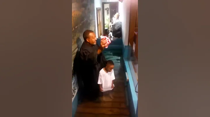 Kid Decides To Baptize Himself After Too Excited - DayDayNews