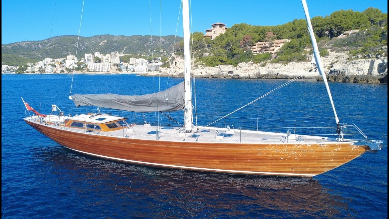 ⁣65ft HOEK  ·  WEATHERLY  ·  FOR SALE