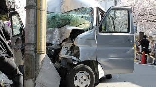 京都暴走事故、ドライブレコーダー映像＝猛スピードで電柱に激突