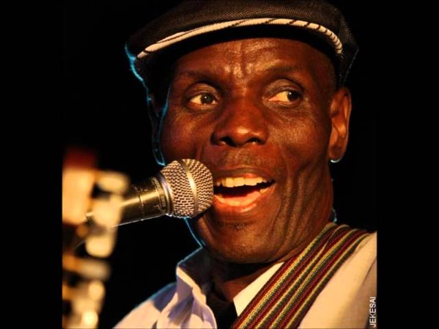 Oliver Mtukudzi - Wasakara class=