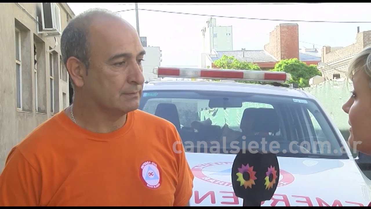 Un camionero resultó herido luego de volcar en la ruta 33