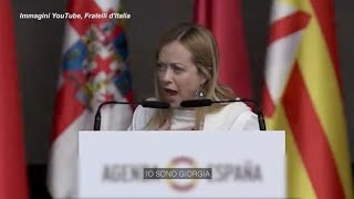 Meloni a Madrid: «Yo soy Giorgia, soy una mujer». Così ha tradotto il  suo tormentone   in...
