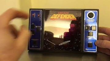 1982 Entex Arcade Defender (demo mode) Groot