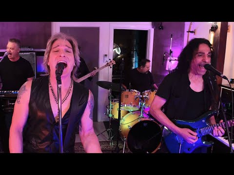 'Don't Stop Believing' By Sing It Live