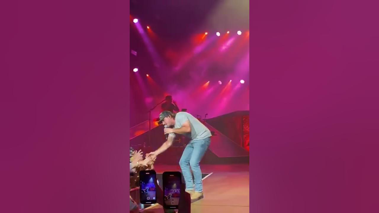 Wallen YOU PROOF Xfinity Center Mansfield MA August 11