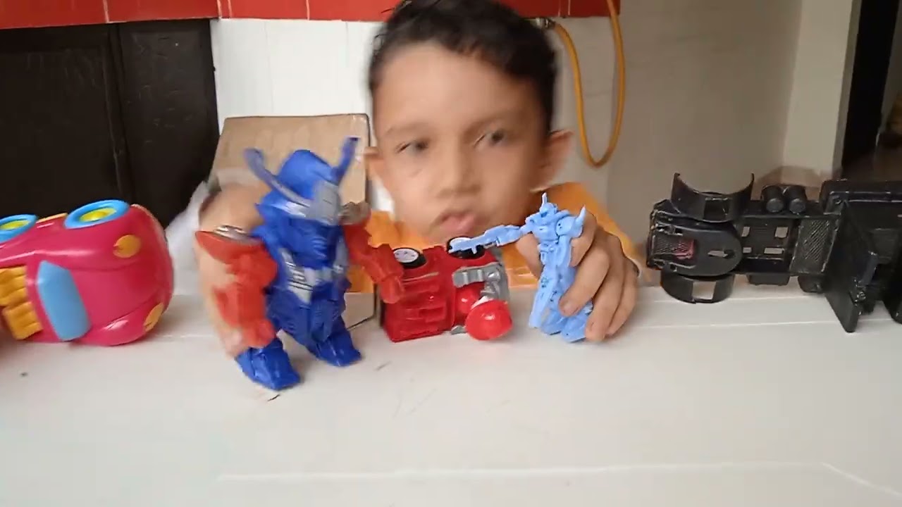 CAPTURARON AL DOCTOR MALIGNO . ERA TEMIDO POR TENER UN PUÑO MÁGICO DE PODER