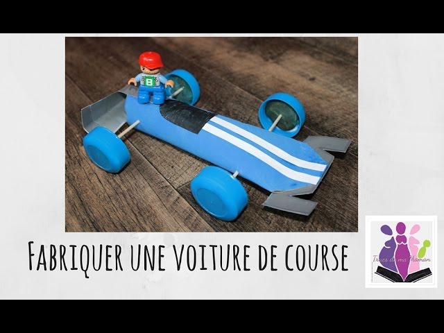 Des voitures de course en carton