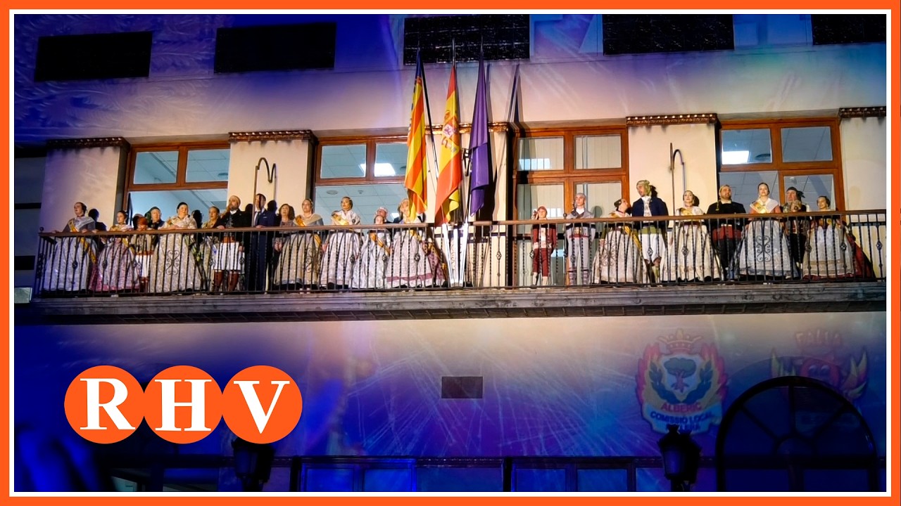 Alberic encén la flama de les Falles 2026 amb la tradicional Crida