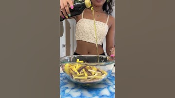 YOU WILL NEVER EAT CARROTS THE SAME WAY AGAIN 🥕🍟 #carrotfries #shorts #vegansnacks