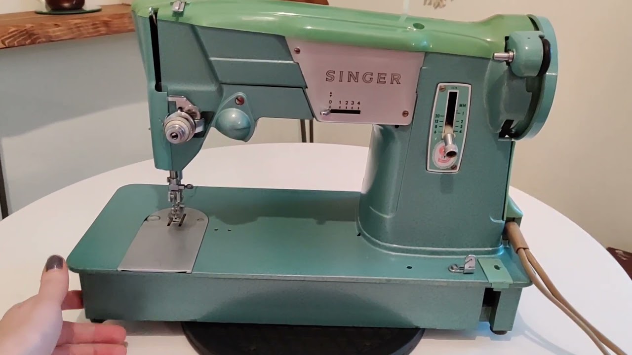 Cleaning and Repairing a Vinyl Singer Sewing Machine Case 