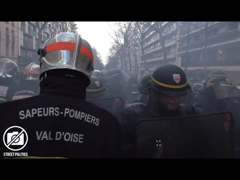 La manif des pompiers pro vire   la confrontation avec la police - 28 Janvier 2020   Paris