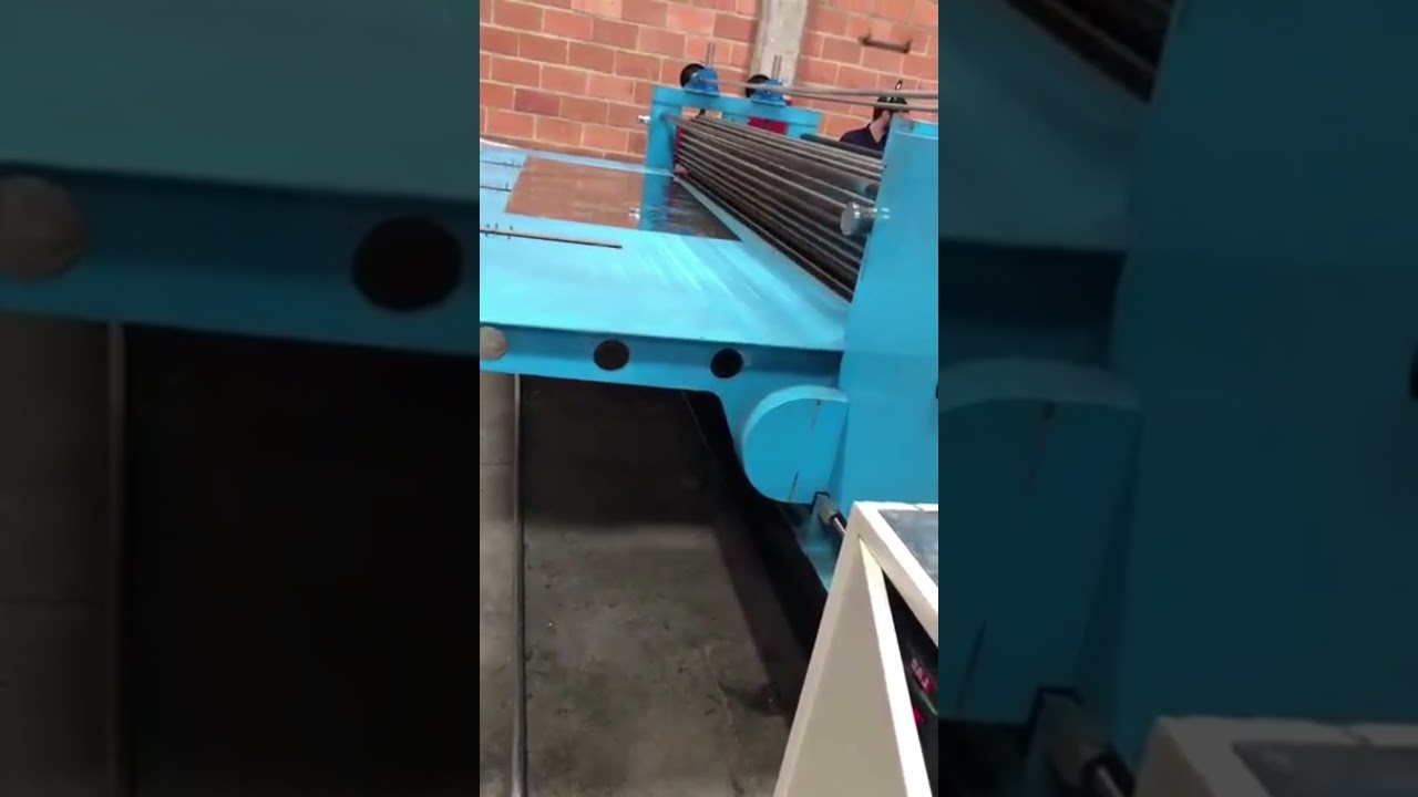 Thin aluminium roof panel machine