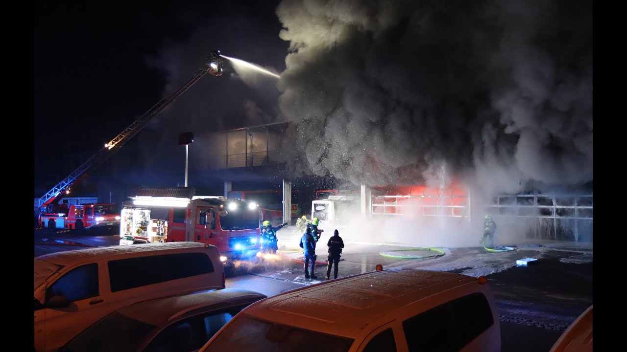 Günzburg: Zwei Omnibusse in Vollbrand, über eine Million Euro Sachschaden