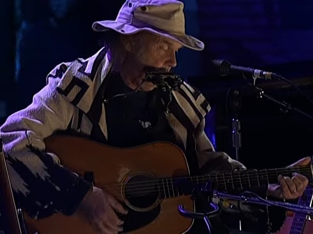 Neil Young - Harvest Moon (Live at Farm Aid 2004) class=