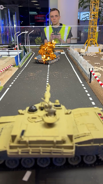 Bad Tank vs Good Tank 🚧💣💥 #builderc #rctank #jcb #comedy