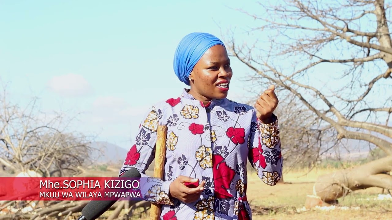 Mkuu wa wilaya ya Mpwapwa akizindua Ujenzi wa shule mpya ya sekondari kata ya Kimaghai!