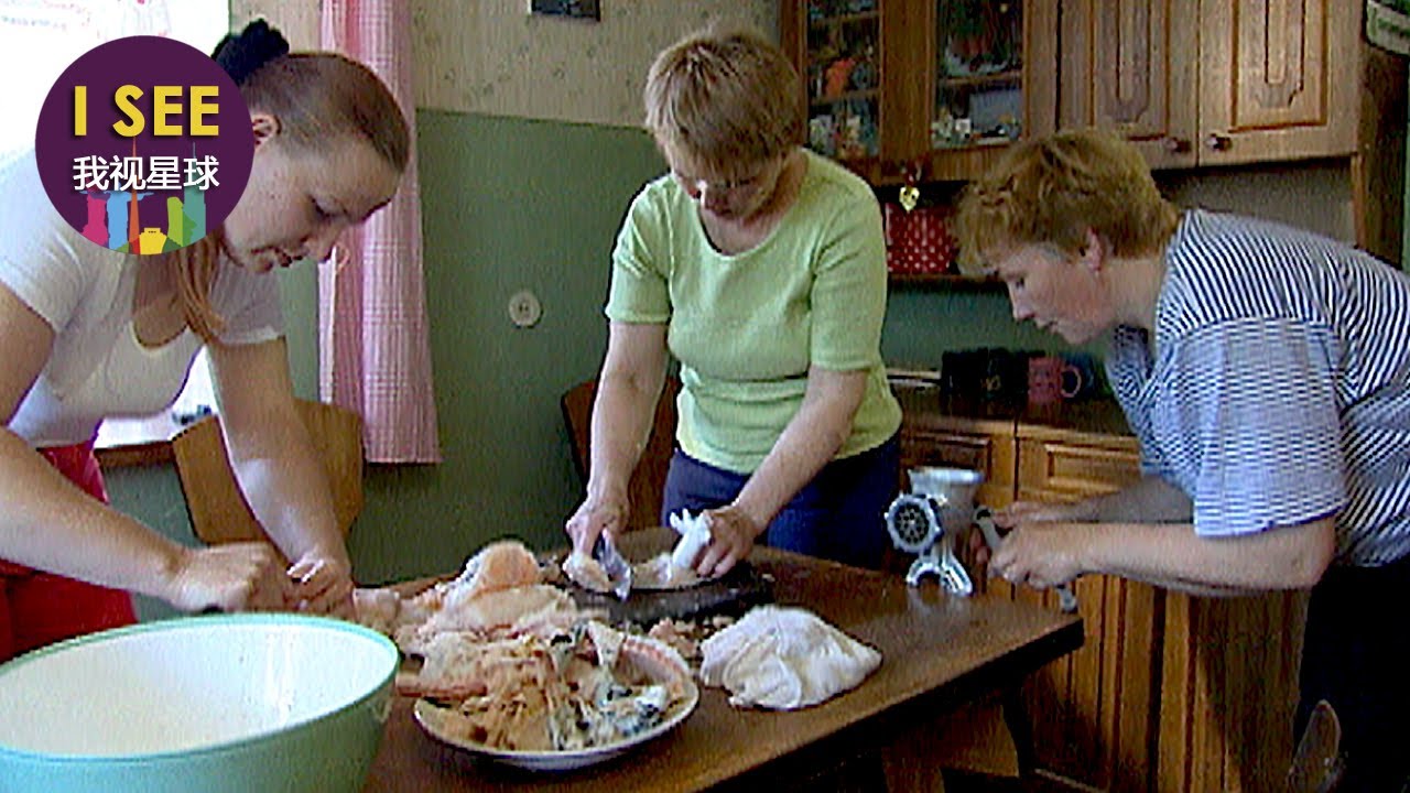 立陶宛美食鱼肉饼及乡村渔民自给自足的生活 时代变了但老片子里的生活没变