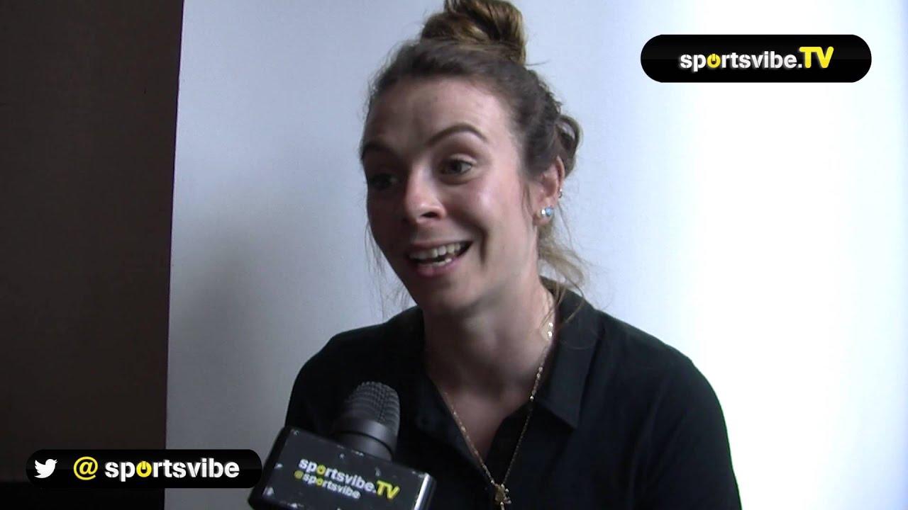 Eileen Roe Talks Wiggle Honda Teammates And Playing Violin - YouTube