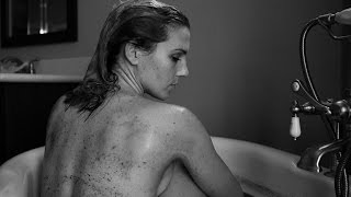 Snapchick In The Black Bath