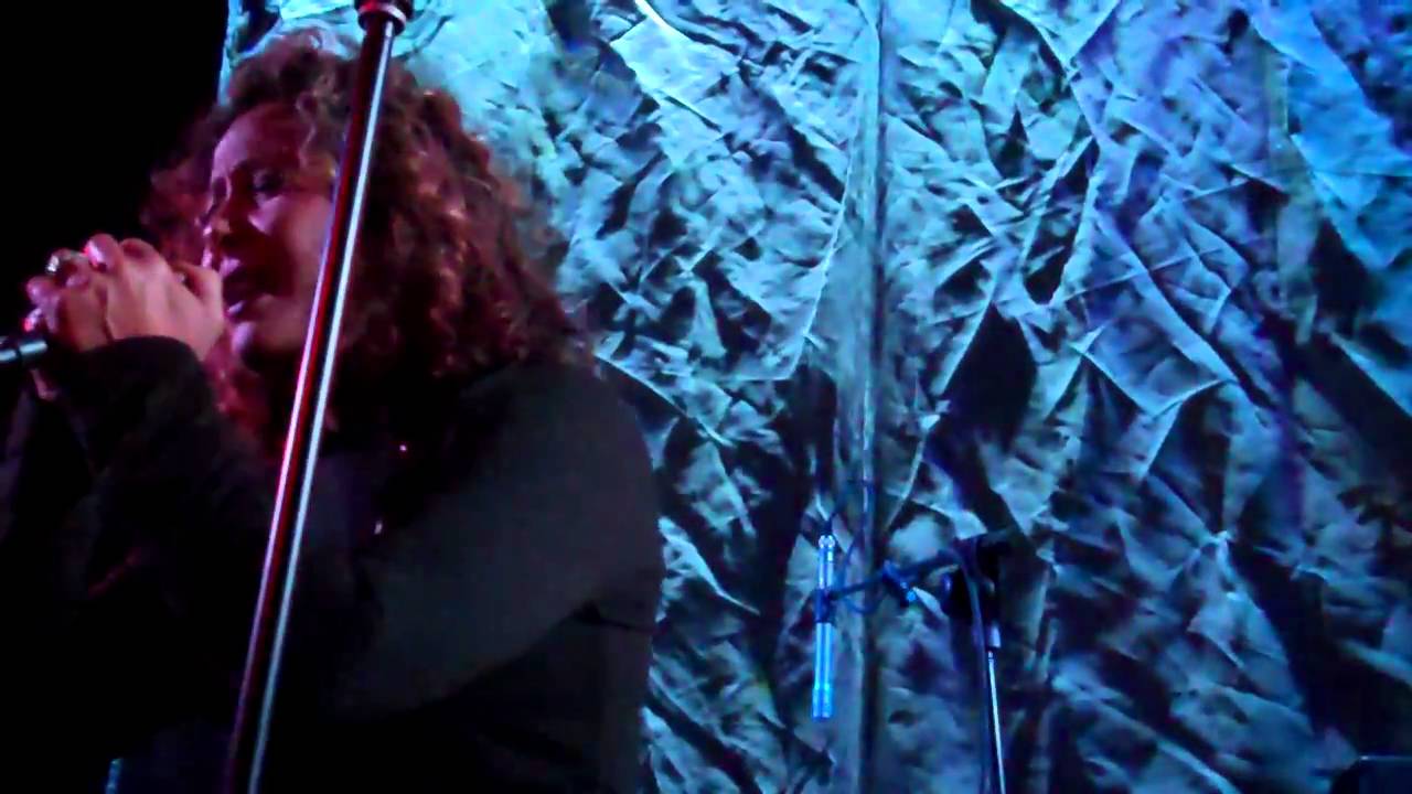 Ver LEVINHURST, milan tunnel 16/OCT/2010 "hope" no YouTube Ver LEVINHURST, milan tunnel 16/OCT/2010 "hope" no YouTube