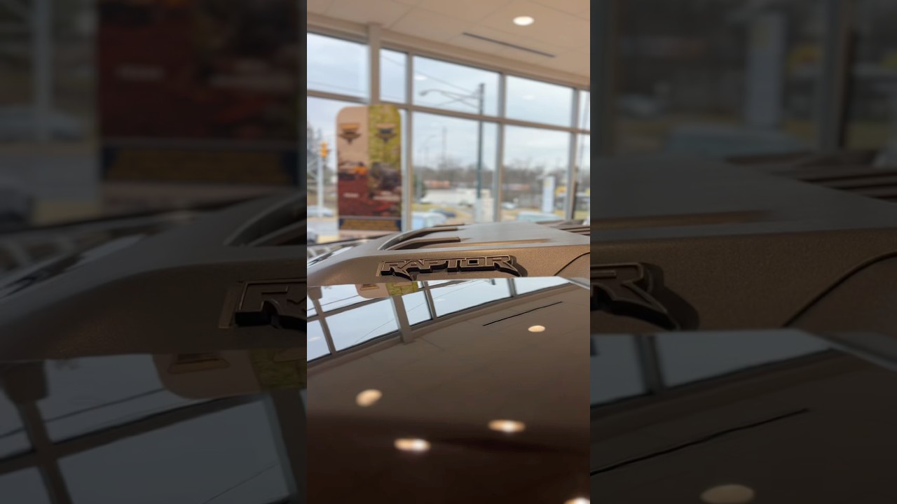 2025 Ford Raptor paired with a 3.5L V6 EcoBoost Engine. 